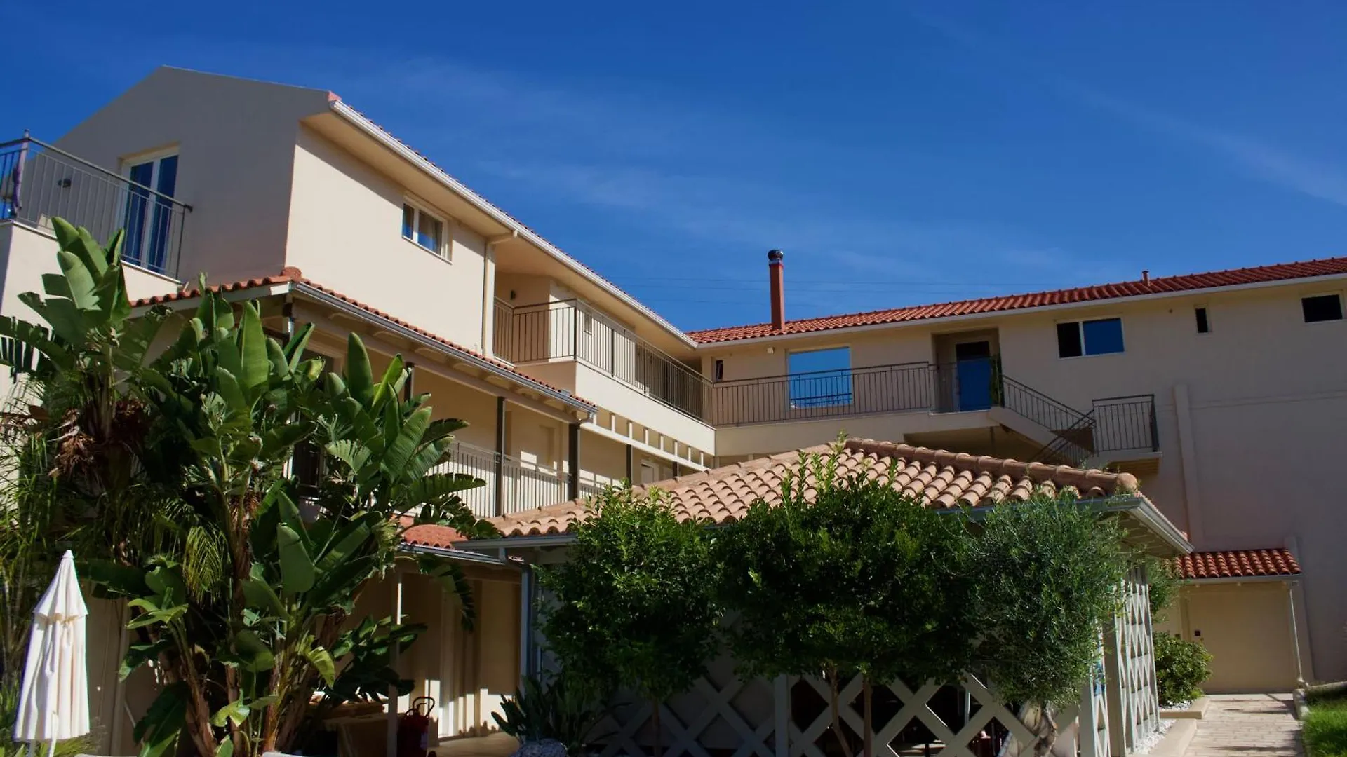Makris Yialos Apartments Lassi  Greece