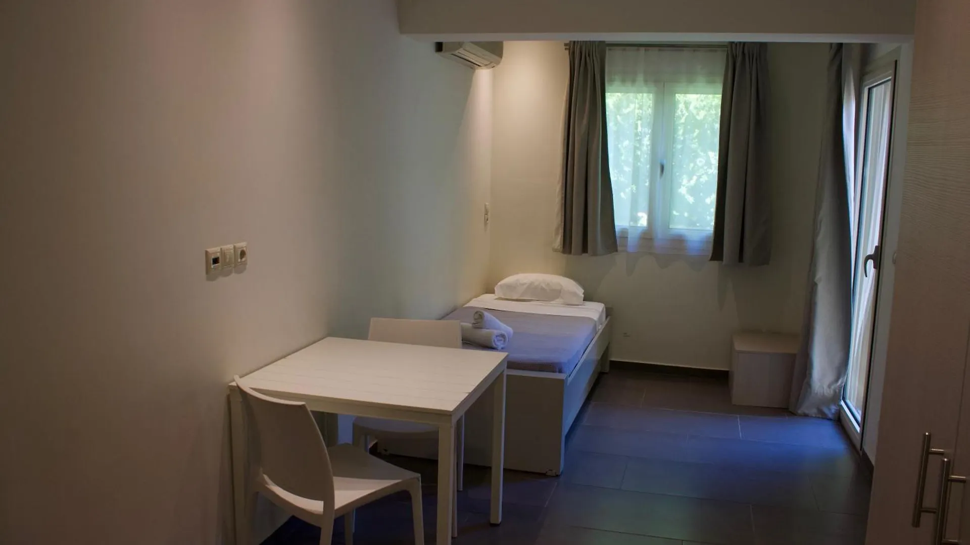 Makris Yialos Apartments Lassi  Greece